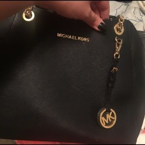 Beautiful gently used condition Michael Kors bag